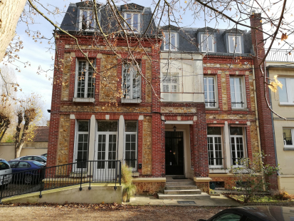 Entrée côté parking